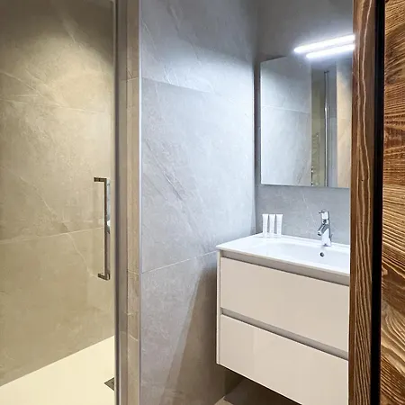 Pearl Village Apartment *