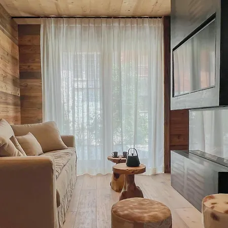 Pearl Village Apartment *